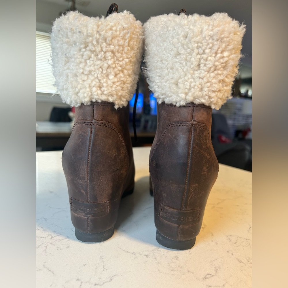 EUC Sorel Women's Conquest Tobacco Brown Lace-Up Wedge Boots w/ Shearling Lining - Picture 9 of 15